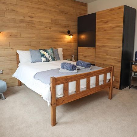 Aqua Nest Eastbourne - En-Suite, Free Parking, Kitchen エクステリア 写真